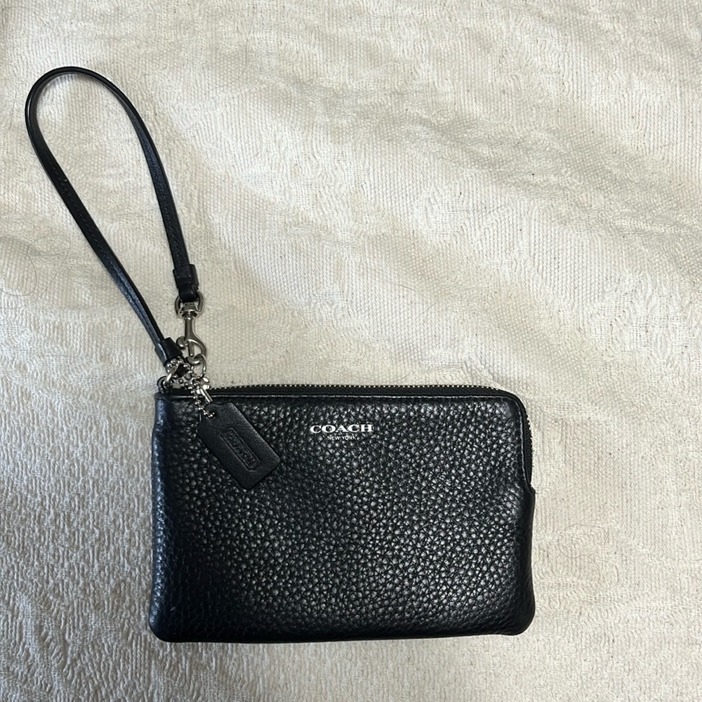 Coach -leather wristlet